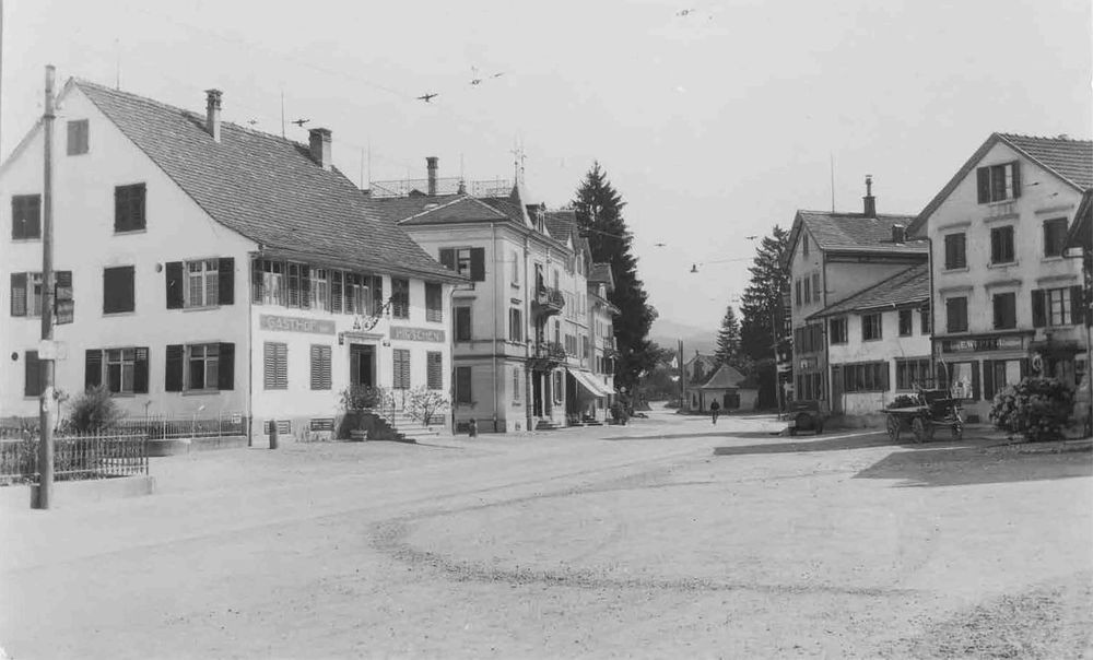 Blick auf den ehemaligen Gasthof Hirschen in Oberwetzikon (Foto Archiv Ortsgeschichte Wetzikon, um 1910) (1/1)